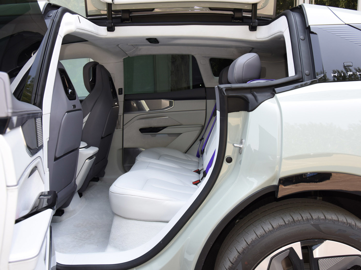 HiPhi Y Chinese EV Cars Electric Luxury SUV With Wheelbase 2950mm