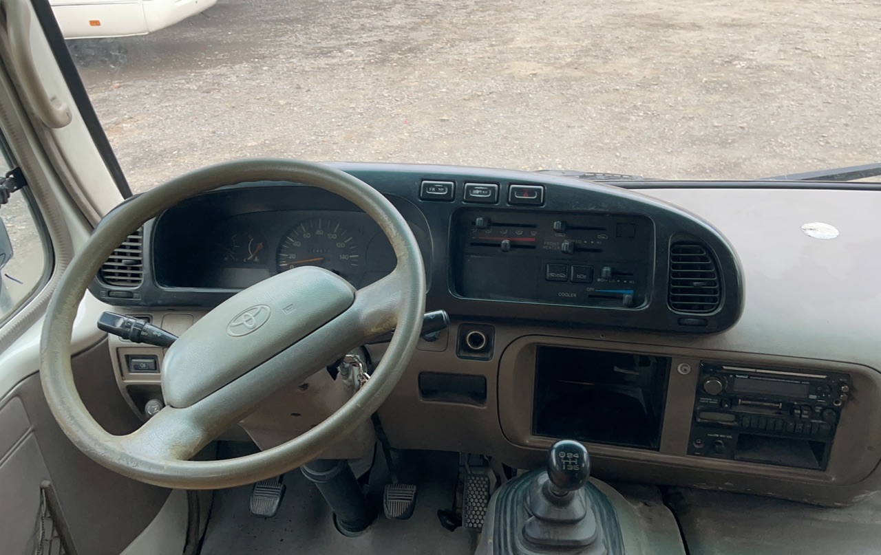7.00R16 Tire Good Condition Diesel Used Toyo ta Coaster Bus Customer's Requirement