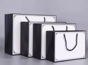 Quality Customized Size Luxury Carrier Bags , Eco Friendly Gift Bags Offset Printing wholesale