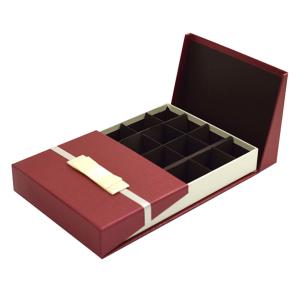 Quality custommiddle door-opened hinged chocolate box with magnet closure wholesale