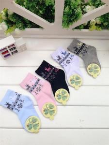 Quality Lovely christmas snow patterned design knitted supersoft terry cotton socks for baby wholesale