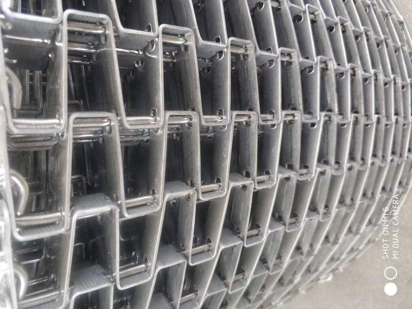 Various Conveyors Flat Wire Mesh Belt , Ss Wire Mesh Conveyor Belt In Petroleum