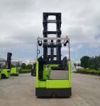 Convenient Monta Cargas Li-ion Battery Electric Reach Truck with Battery Charger