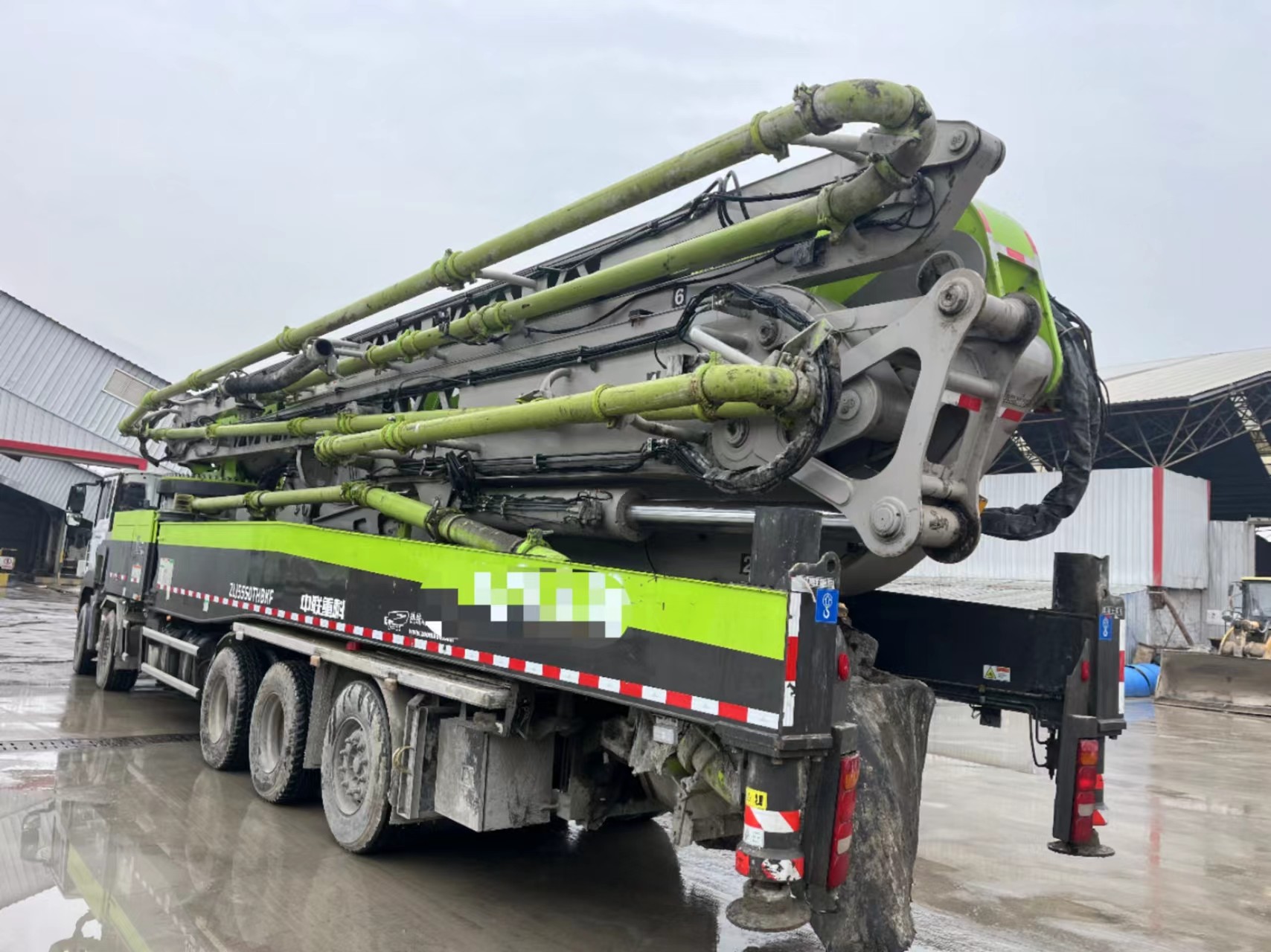 2023 Zoomlion 70m concrete pump truck, delivered with original frame