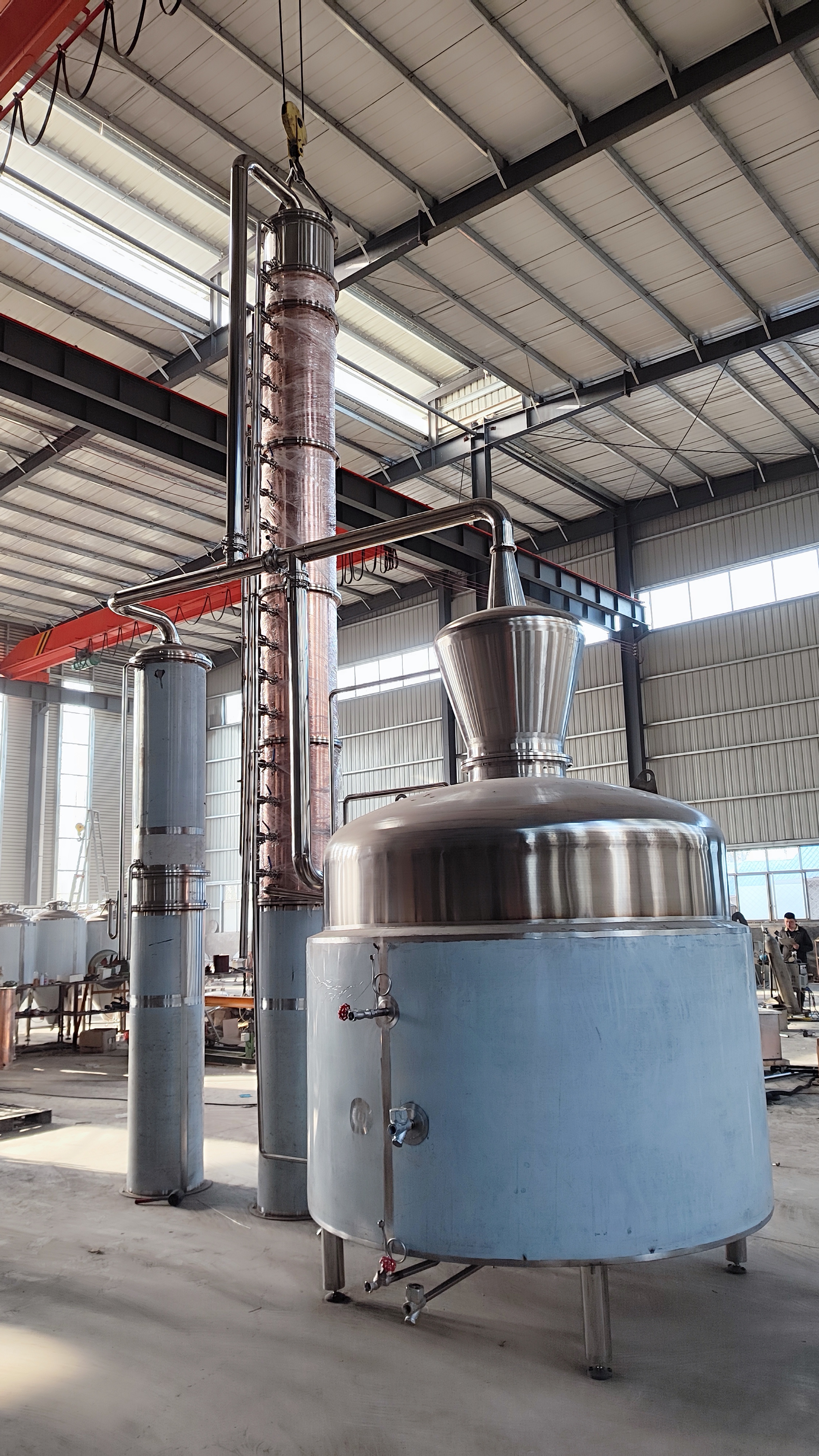 GHO 3000 KG Stainless and Copper 2000L Vodka or Whiskey Distillation Equipment with 1