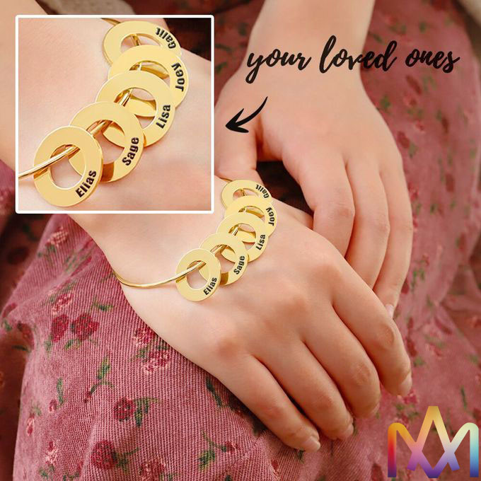 10.5g Womens Engraved Bracelets With Round Pendants