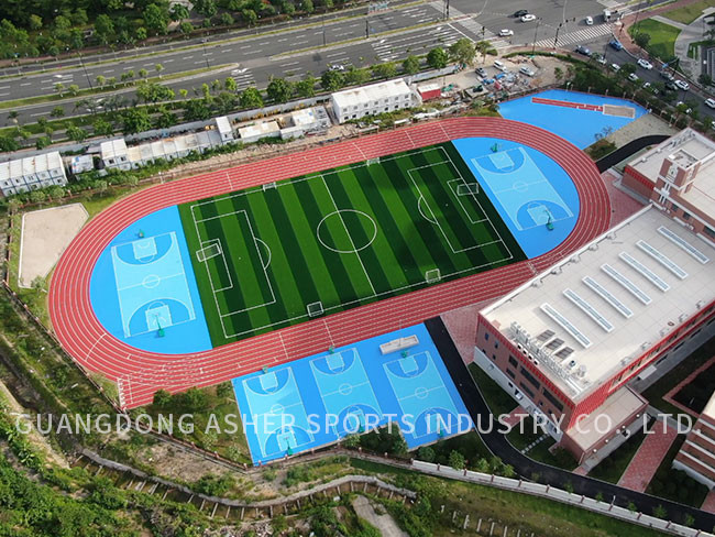 Integrated Sandwich Running Track , Smooth Rubber Flooring Tiles 10mm Thickness