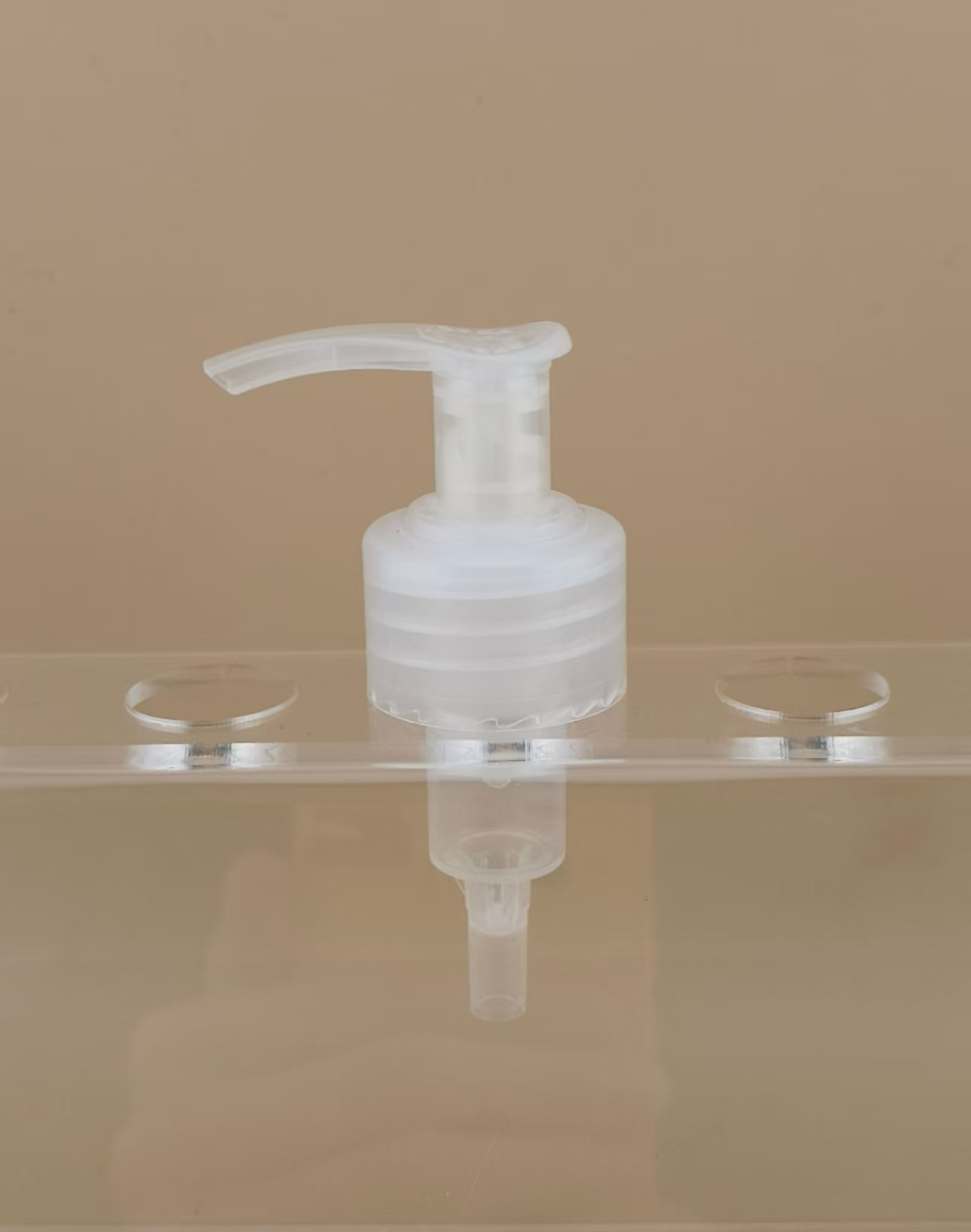 Clear White Lotion Pump Left-Right Lock K204-1 for Skincare