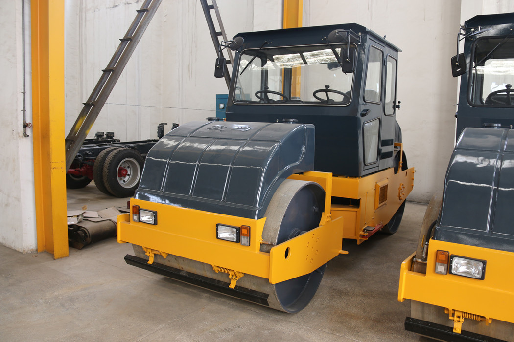 8ton tandem vibrating road roller machanical low price road roller