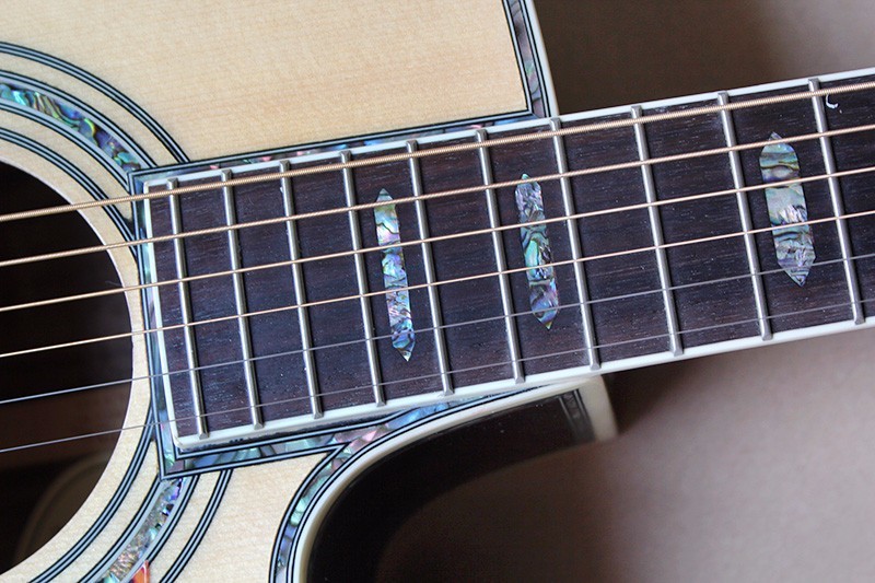 Custom 41'' 20 frets 45 cutaway body Acoustic Guitar with solid top,golden tuners,colorful pearl binding,rosewood back