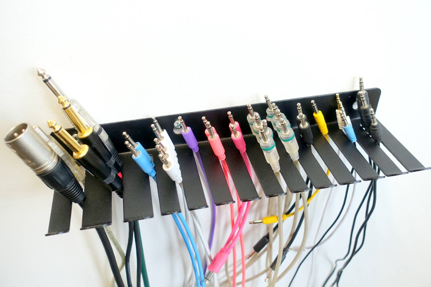 Tidy Workplace Cable Hanger Rack for Patch Leads Carbon Steel Advantage Easy Operation