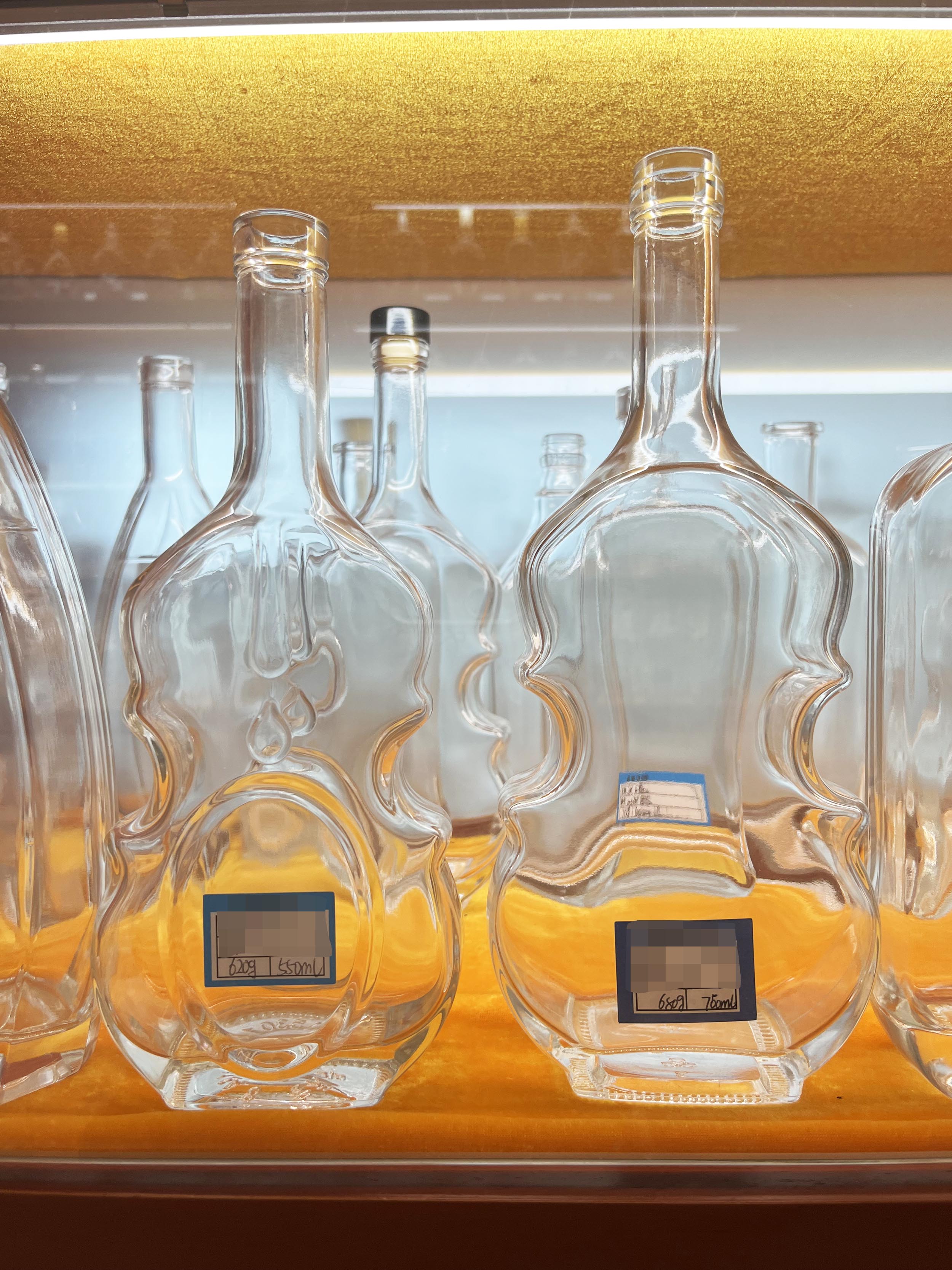 Custom Whiskey Vodka Brandy Spirit Glass Bottle in 375ml 500ml 700ml 750ml 1000ml