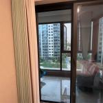 Wholesale Retractable Mosquito Screen Door Frame Aluminum Alloy Barrier Free Fly