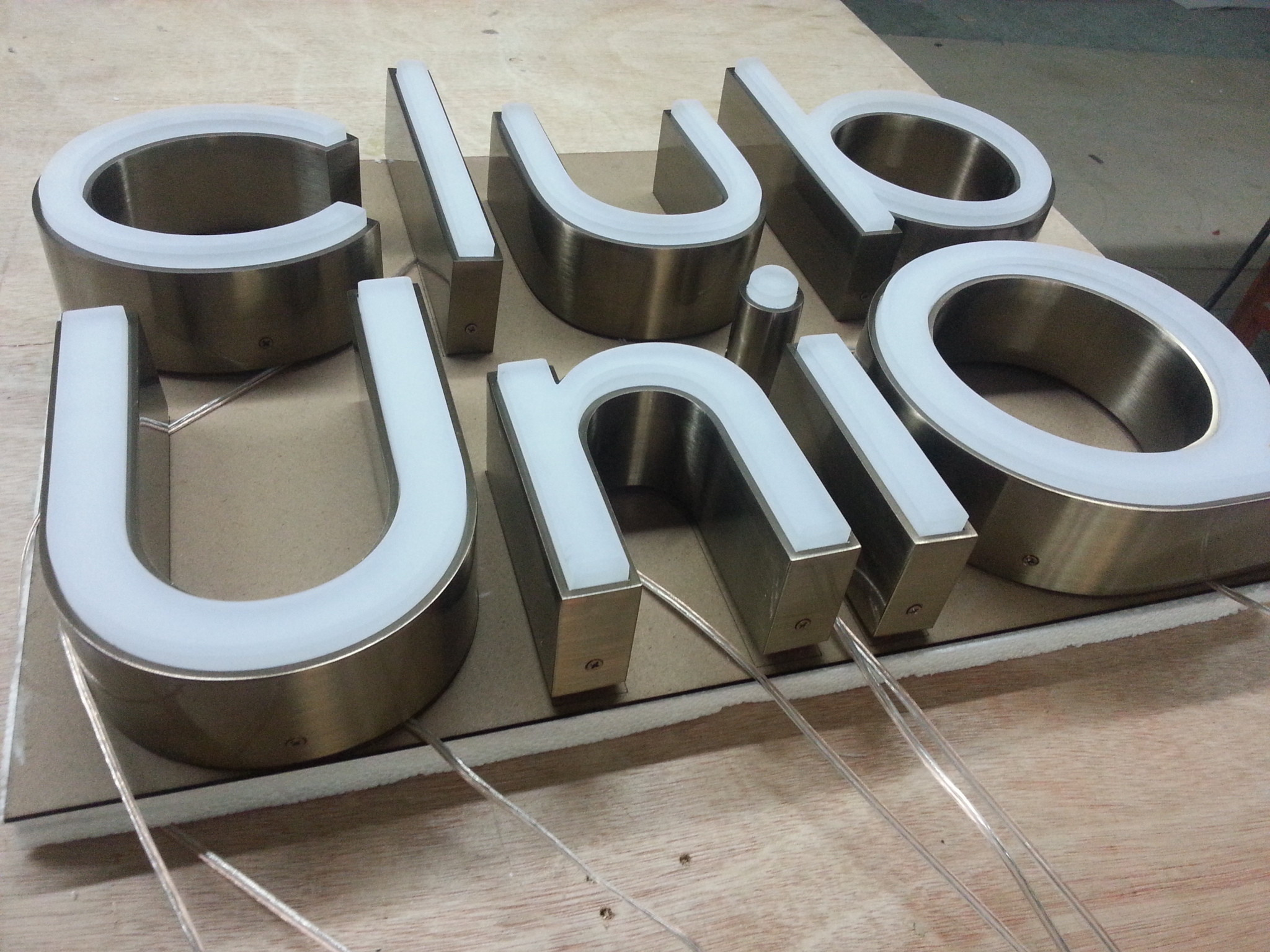 Building Facade Front Lit Channel Letter Sign Waterproof 120V