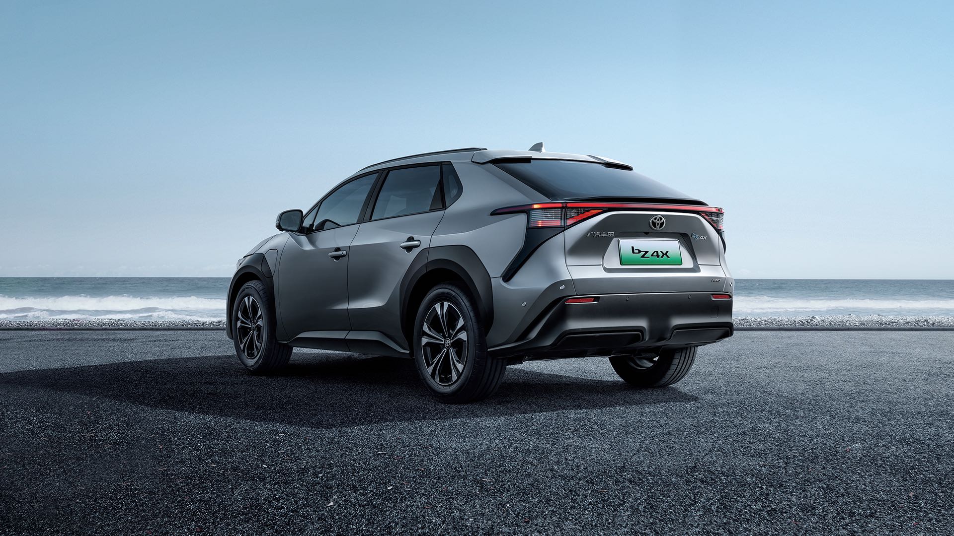 Hot selling Medium SUV electric car TOYOTA bZ4X with reversing camera high speed 160km/h FWD vehicle 18 inches tires in stock