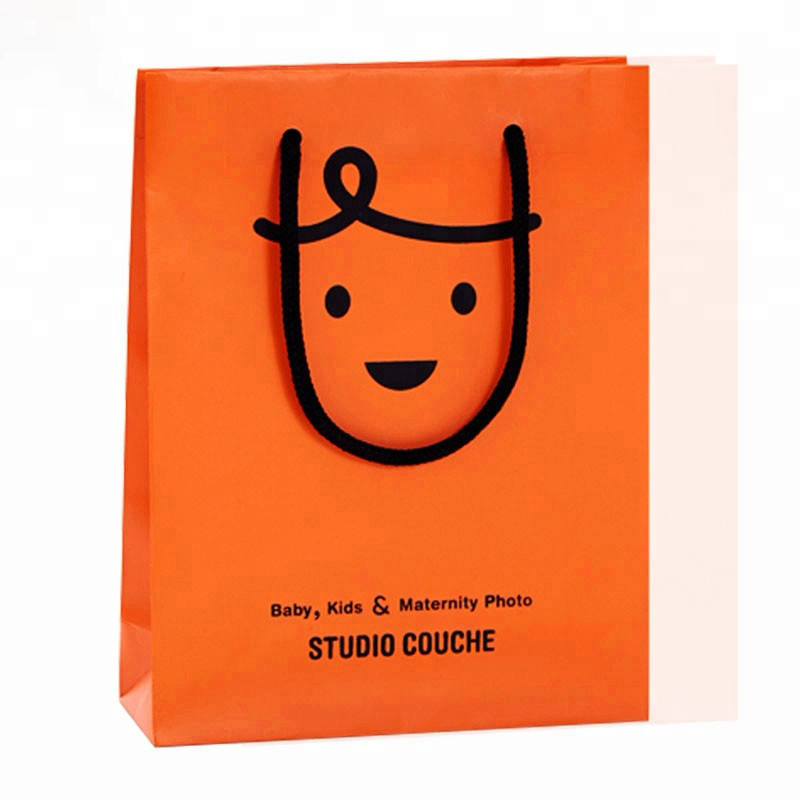 CMYK Colored Baby Gift Bags With Handles Film Lamination