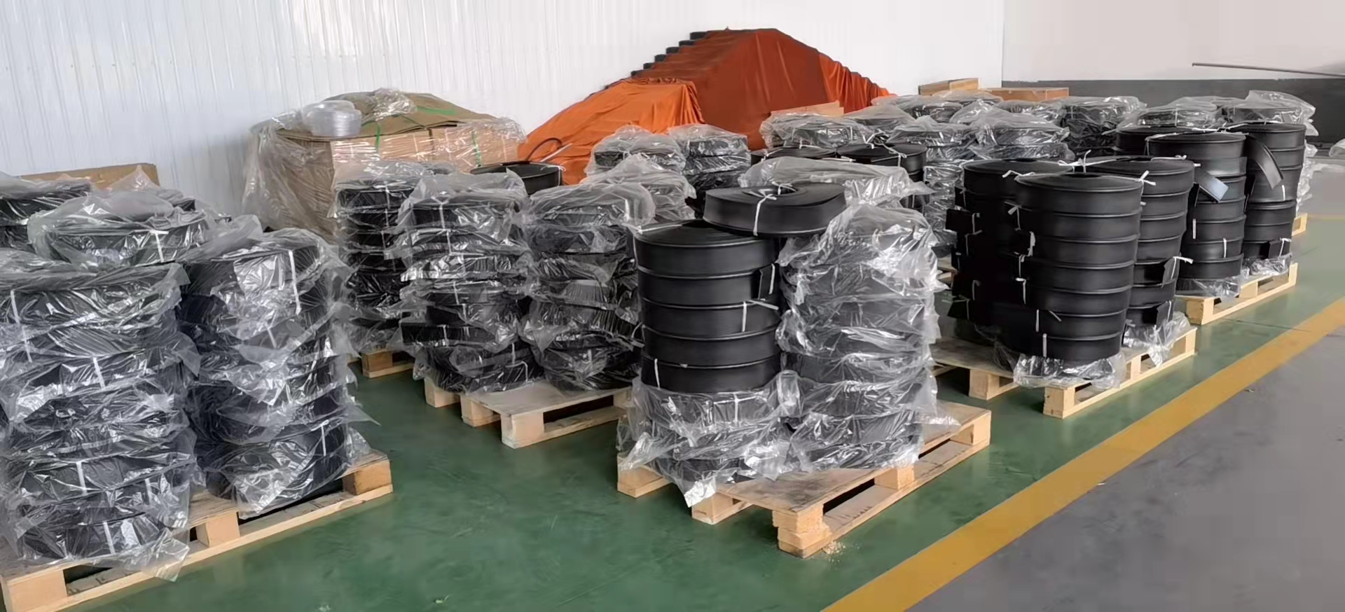 Flexible Plastic Capping Strips for Floor Edges 0.5'' to 8'' Height Sample in 5-7 Days