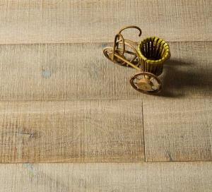Quality Wide Plank Oak engineered parquet wood flooring with saw mark surface wholesale