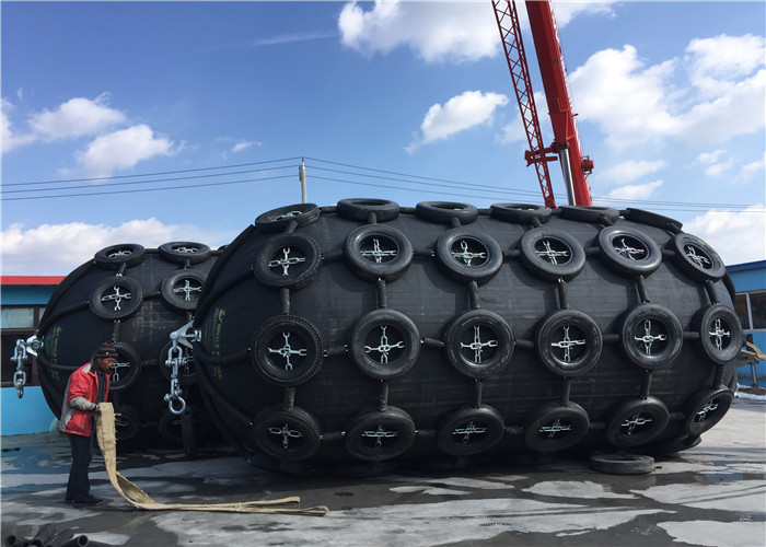 4.5*9m ISO BV Certificated Floating Pneumatic Marine Fender With Black Tyre Sheath