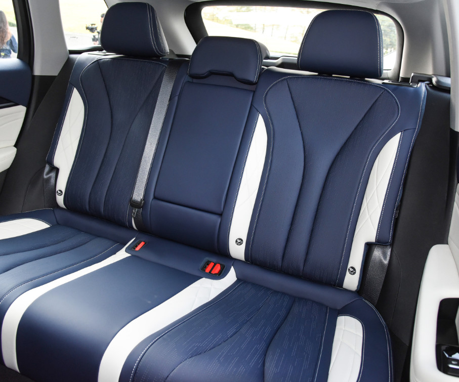 Hybrid Geely Xingyue L 2022 1.5TD Fuel-Saving Super Xun Model 5 Door 5 seats SUV