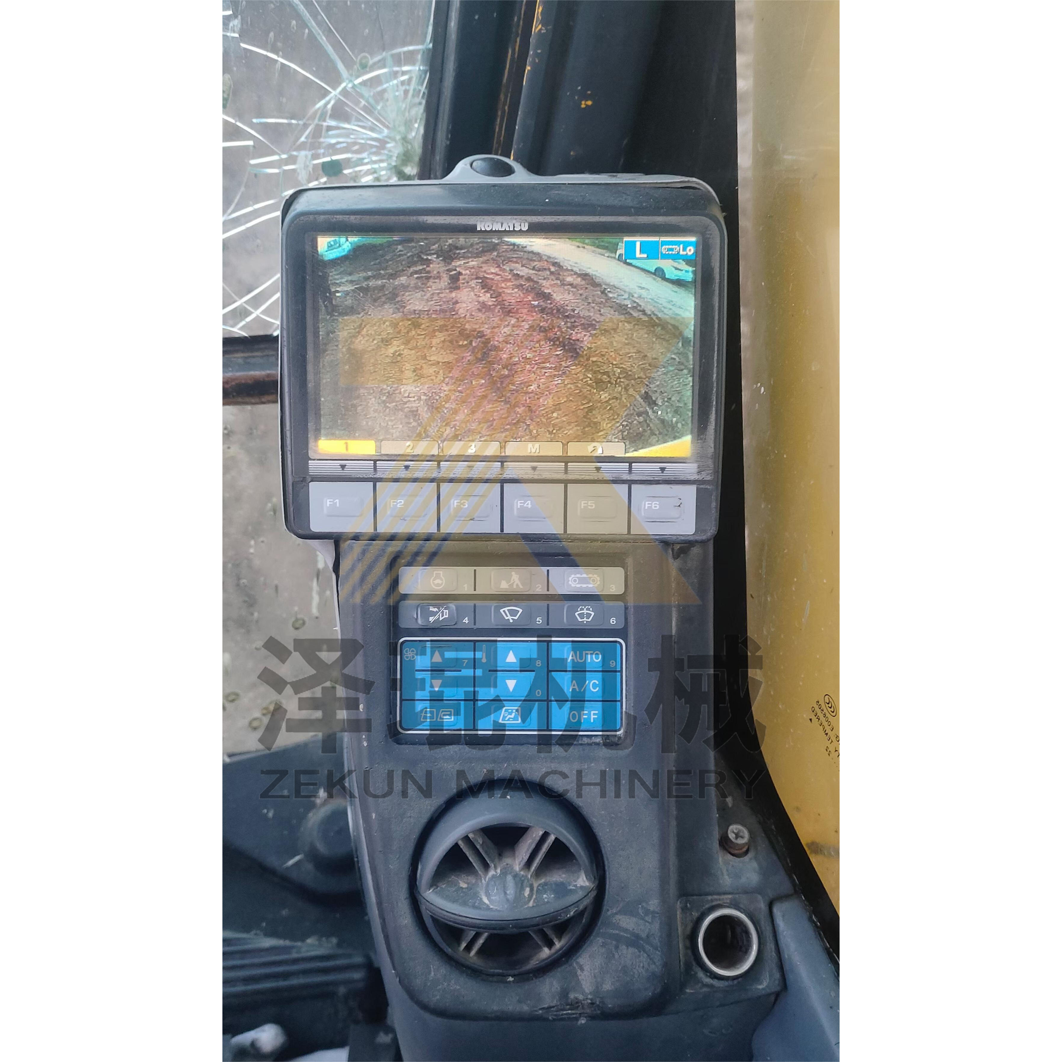 Komatsu PC200-7 PC200-8N1 Crawler Excavator Digger with 110KW Engine in Shanghai