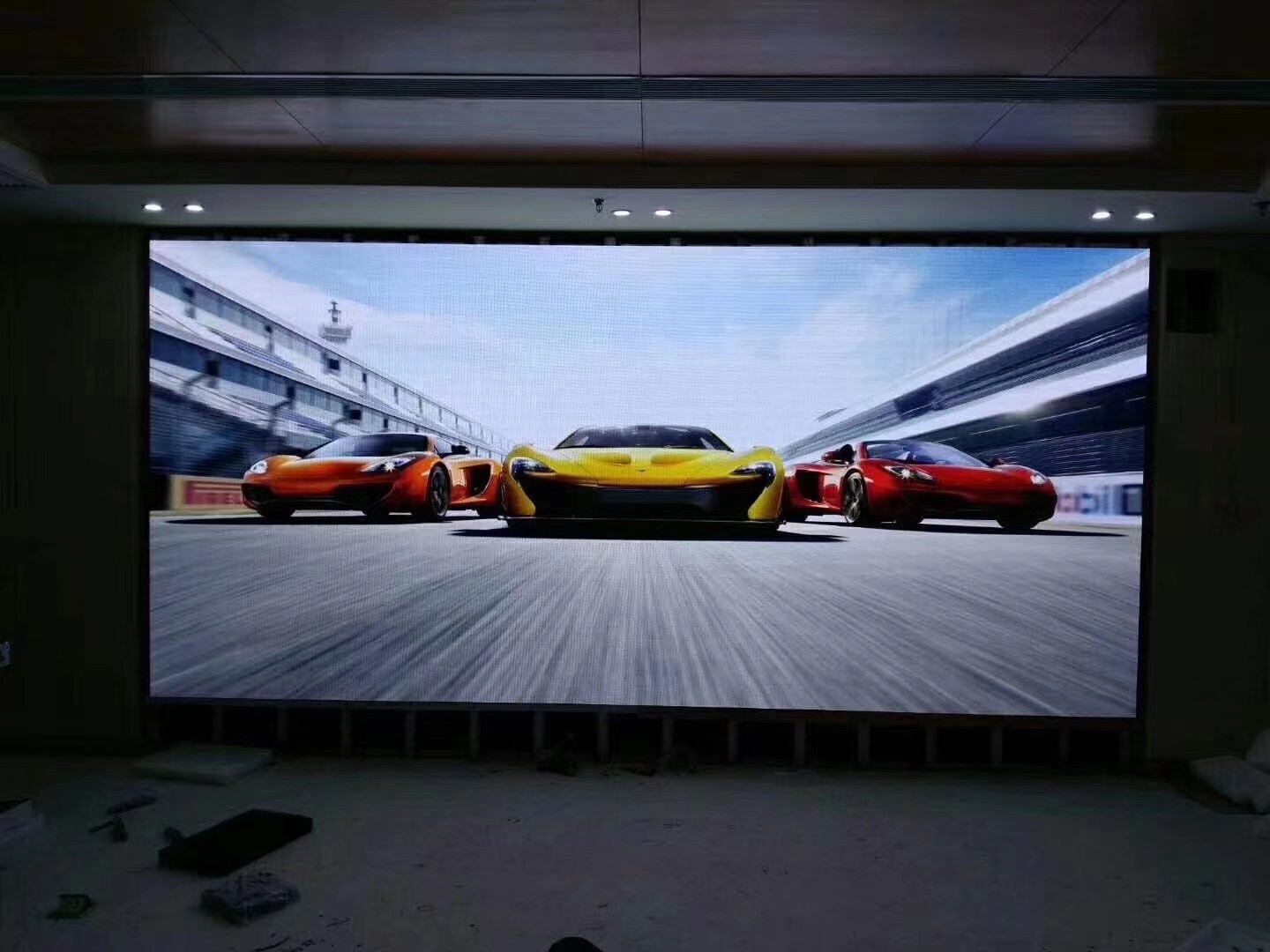 LX P2.5 P2 P3 P1.9 Commercial Advertising Indoor Led Wall Displays For Concert 3840Hz