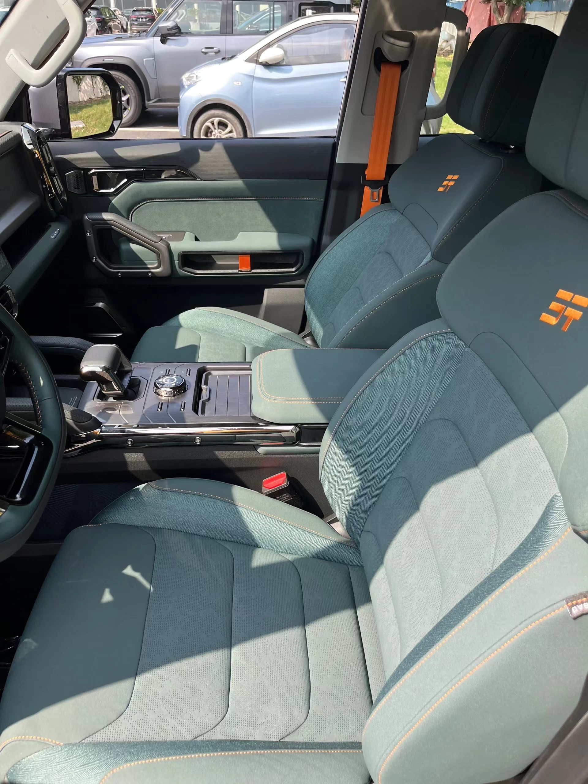 JETOUR t-2 Traveler 2024 SUV Luxury Petrol Car 7DCT Sports LHD 4WD 2.0T 7 Seats Automotive Gasoline Vehicle 4785x2006x1880