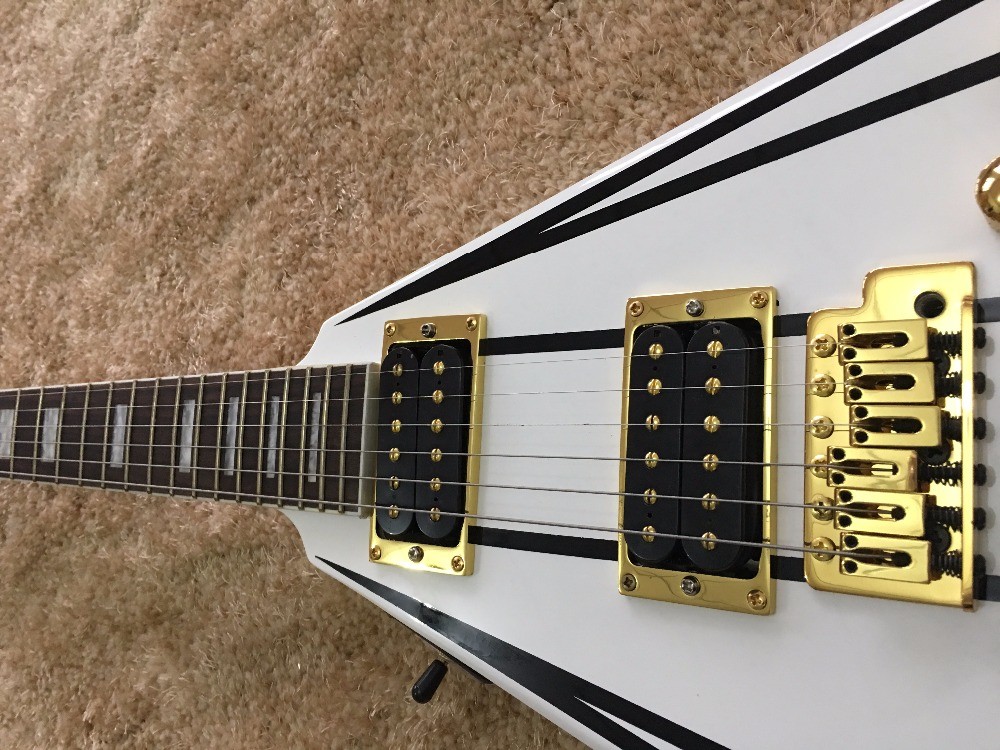 jackson custom guitar White color Golden hardwares Blocks inlay on rosewood fingerboard flying v electric guitar 6 strin