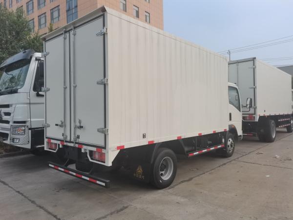 SINOTRUK HOWO Professional Light Duty Trucks Low Noise For Construction Business