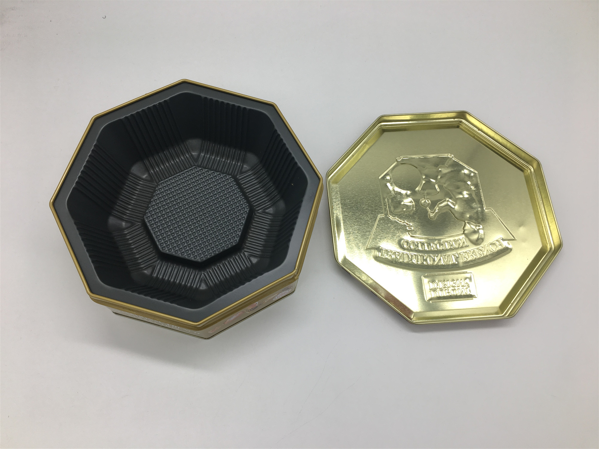 Full 3D Embossed Octagon Custom Candy Tins / Metal Tin Box With Food Grade Tray