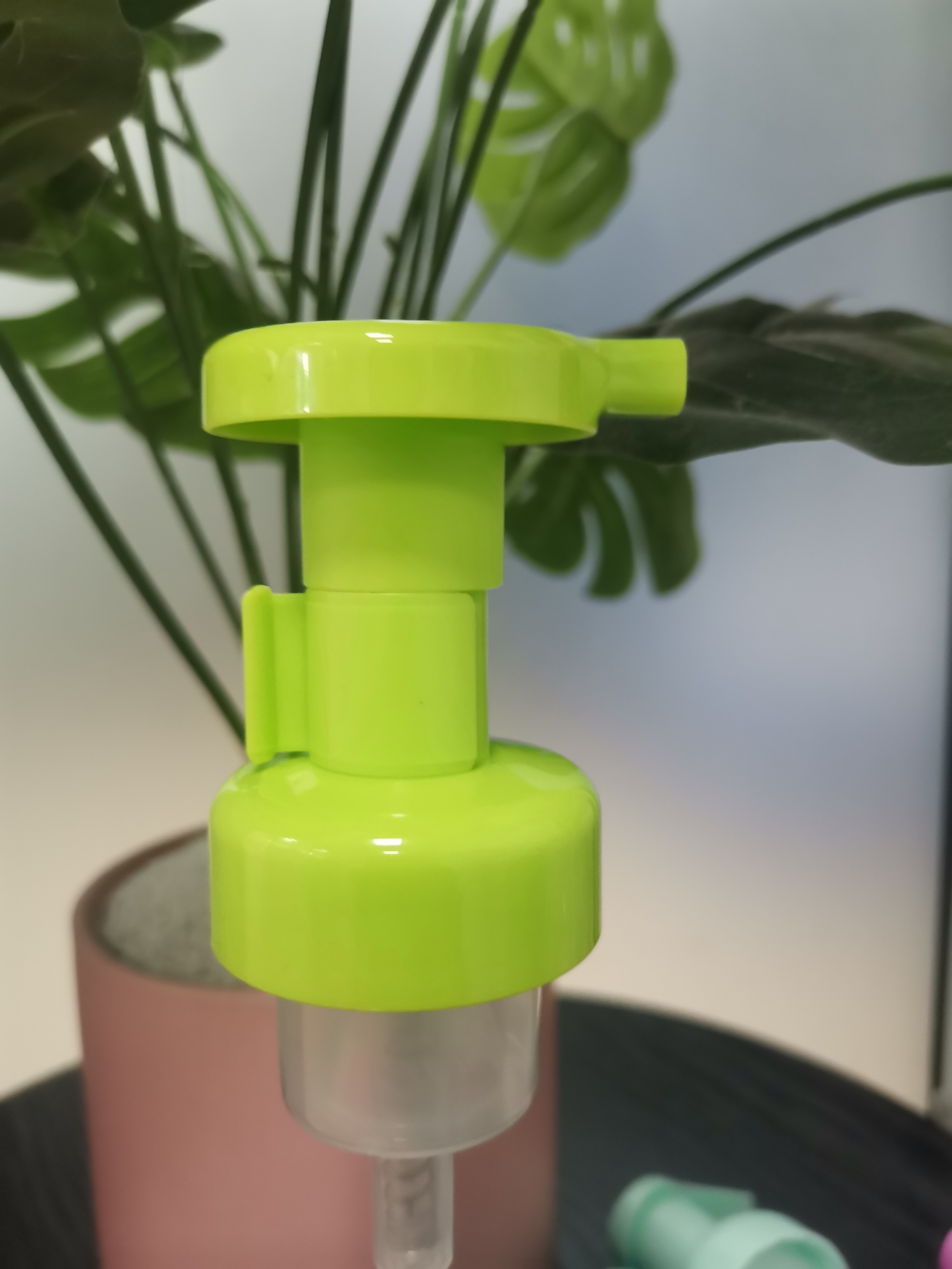 Customizable Bottle Foam Pump With White Pump Color Transparent Tube 43/400 Specification