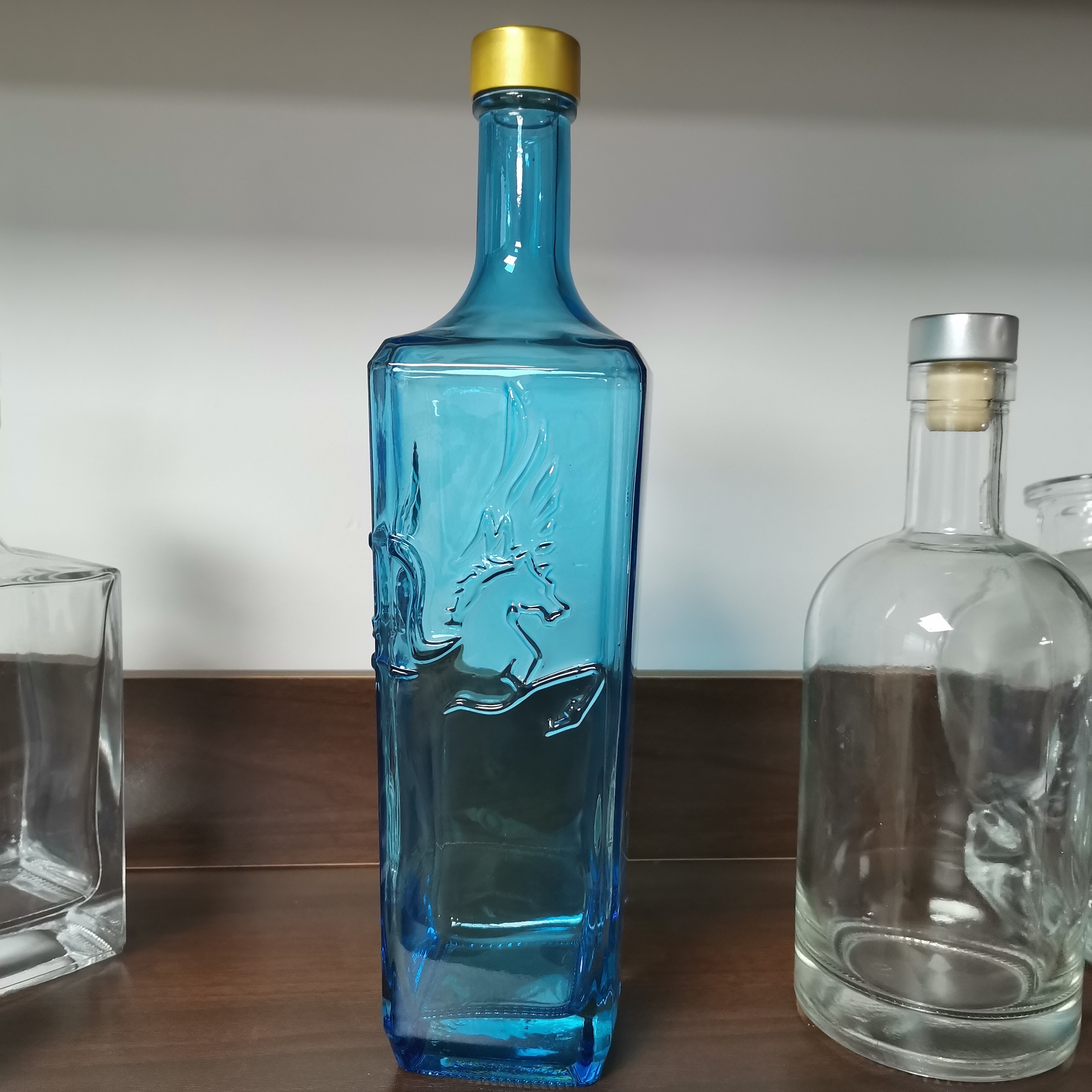 500ml 750ml 700ml 1l Transparent Blue Sky Ocean Color Spirit Glass Bottle