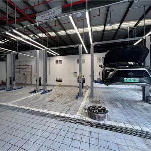 Quality T240M-1 Economical Two Post Car Lift For Small Workshops wholesale
