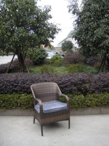 Quality (5pcs)=4pcs chair+1pcs table. wholesale
