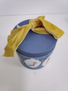 Quality Luxury paper carton tube box round cardboard paper box with paper innertray wholesale