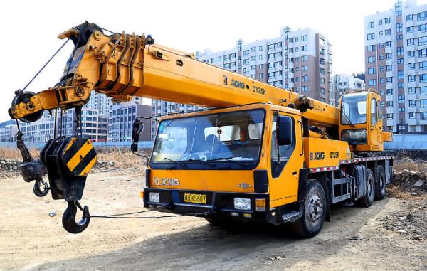 Longest Boom 45m XCMG RT50 50 Ton 4x4 All Wheel Drive Heavy Rough Terrain