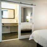 European Style White Internal Wooden Sliding Doors ISO9001 Approved