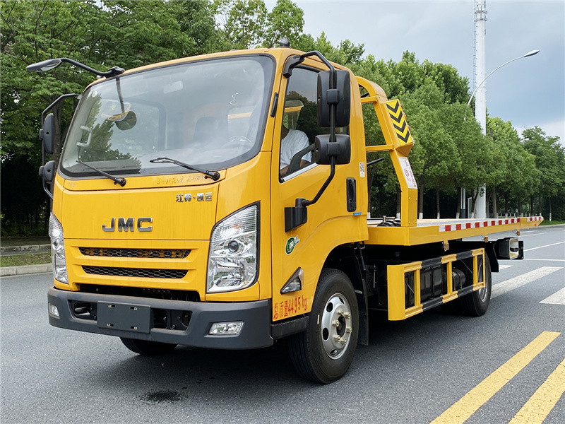 3 Ton 4 Ton JMC Flatbed Rotator Wrecker Tow Truck With Automatic Transmission