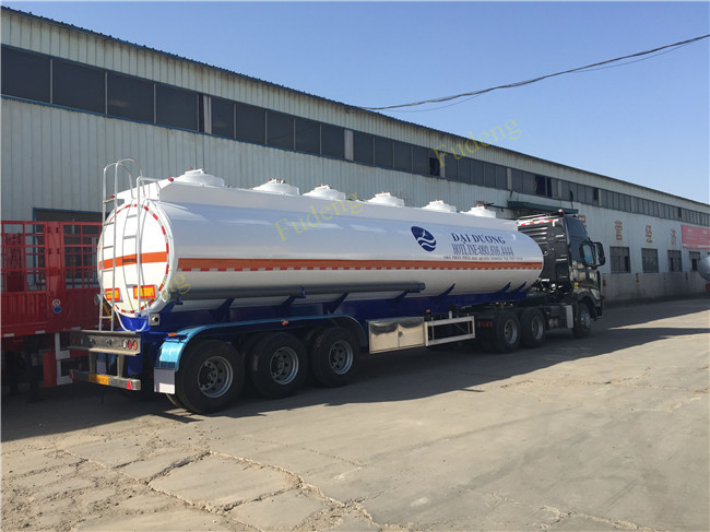 Diesel Gasoline Crude Oil Tanker Trailers 35CBM - 90CBM Q345B Carbon Steel