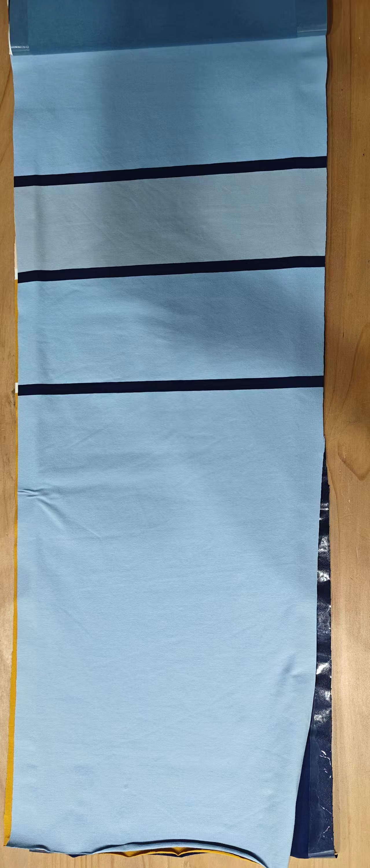 Stable Plain Weave Soft And Clear Texture Natural Striped Material Fabric For Casual Wear