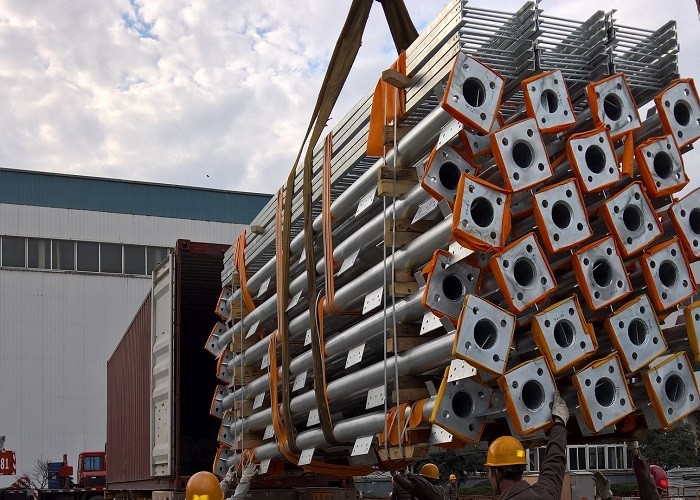 CO2 Shielded Arc Welding Hot-dip Galvanizing Tubular Steel Tower , Steel Lattice Antenna Tower With Bolts and Nuts
