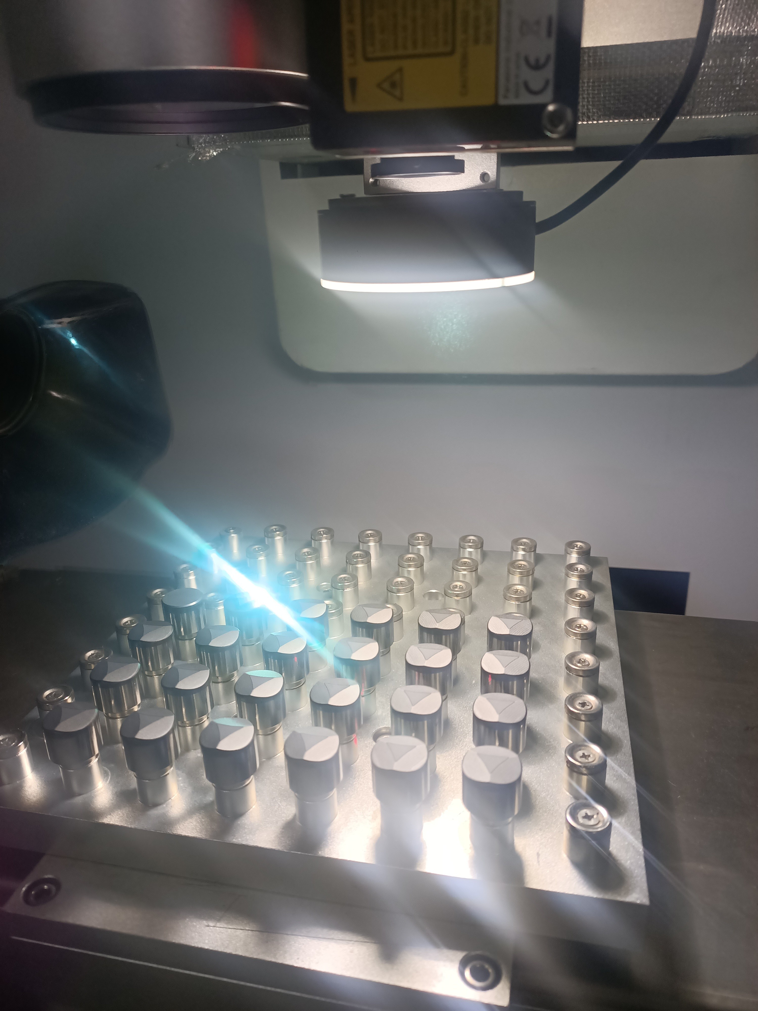 Laser Engraving Machine 1064nm Wavelength 200*200*60mm Table Travel