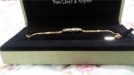 Cheap Price 18K Yellow Gold Bracelet with Moveable 3 Diamonds