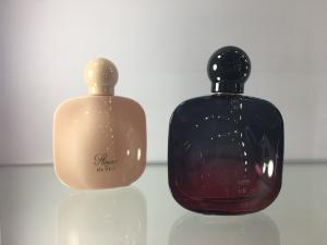 China OEM 50ml Glass Luxury Perfume Bottles Flat Shape With Ball Cap on sale