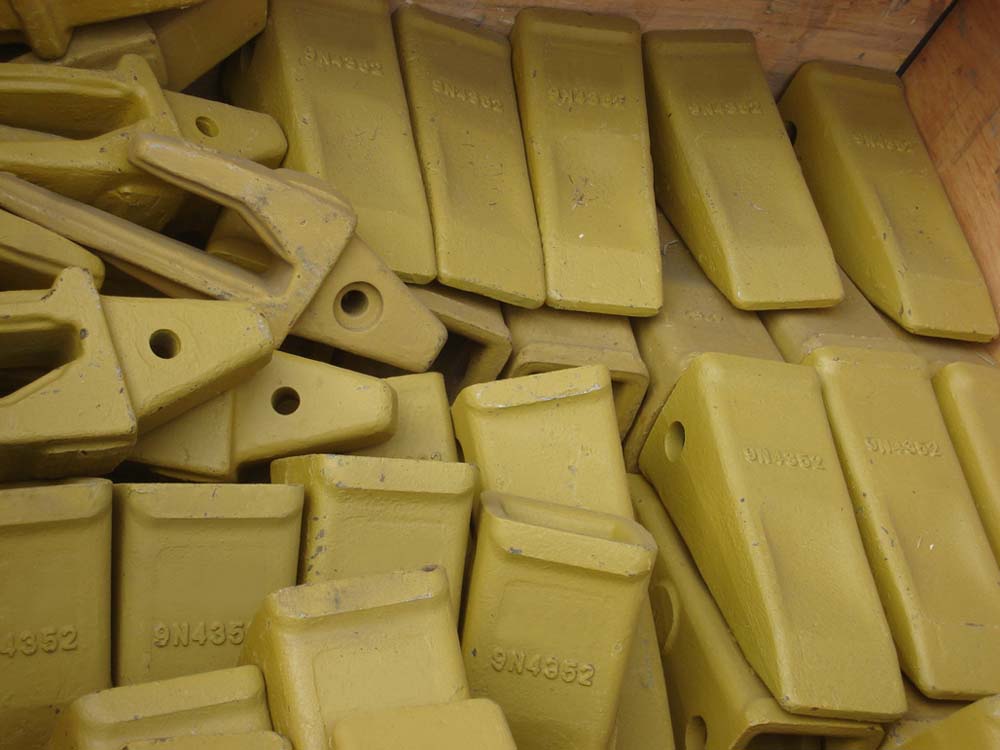 Long Tiger Bulldozer Fish Scale Bucket Teeth for Volvo Forging or Casting Technique