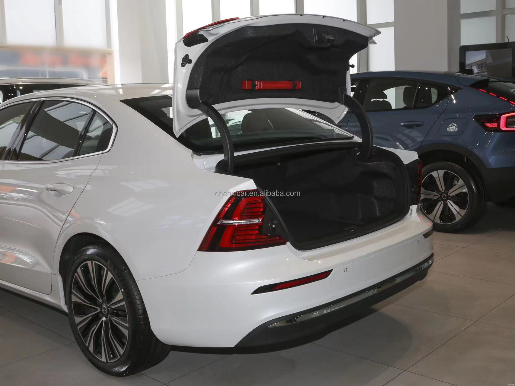 2024 Volvo S60 High Speed Plug-in Hybrid EV Electric Car with 84km Long Range and Zhiya Extreme Night Black Edition