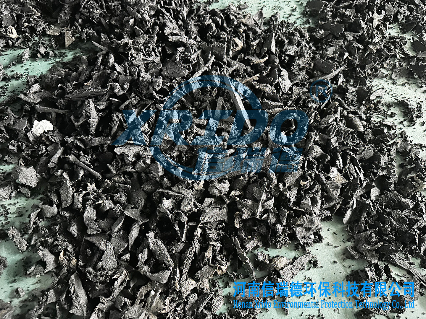 High Tire Shredder Capacity Single Shaft Tire Lumps Shredder Car Film Waste Tire Shredder Rubber Recycling Machine