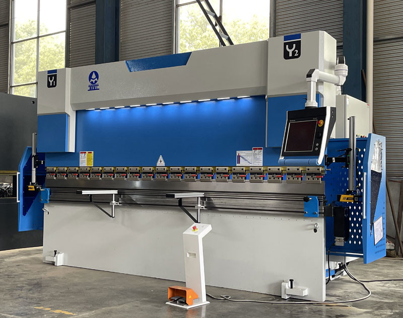 160T Hydraulic CNC Press Brake 4000MM Bending Width For Metal Sheet Bending DA69T