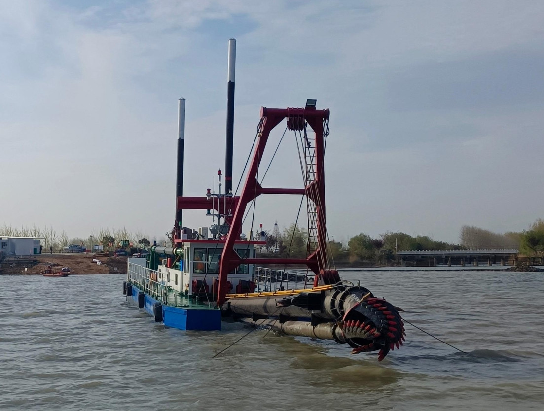 7000m3/H 26 Inch Suction Dredger Ship High Efficiency