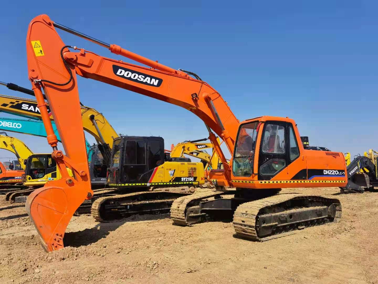 Doosan DH220-7 2nd Hand Excavator 22 Ton ISUZU Engine